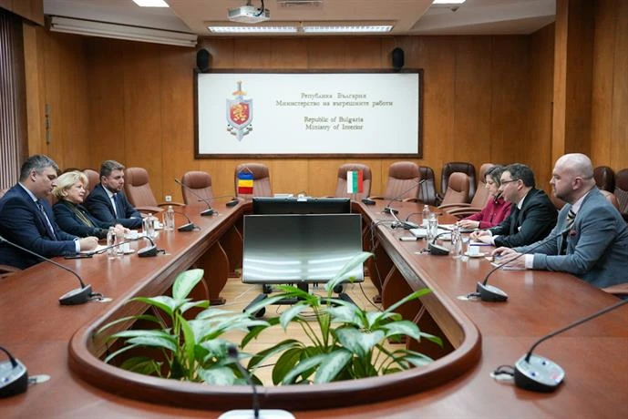 МВР шефът Даниел Митов се срещна с Мартин Макдауъл СНИМКИ