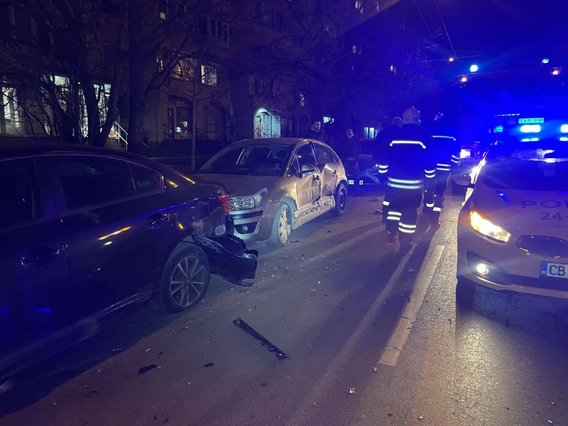 Първо в БЛИЦ! Адски инцидент на това място в София, веднага дойде полиция СНИМКИ