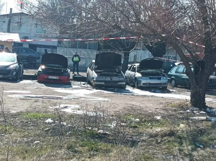 СНИМКИ показват какво остана след гърмежите и ад на Централна гара в Софи