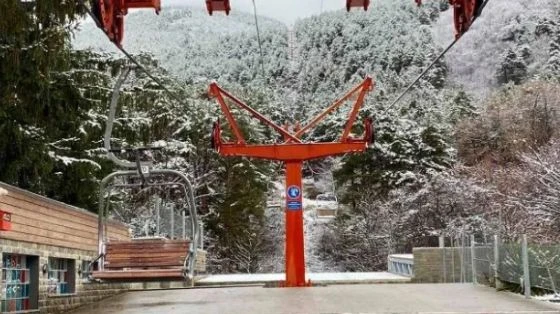 Страшна драма с 10 души на лифта в Сопот