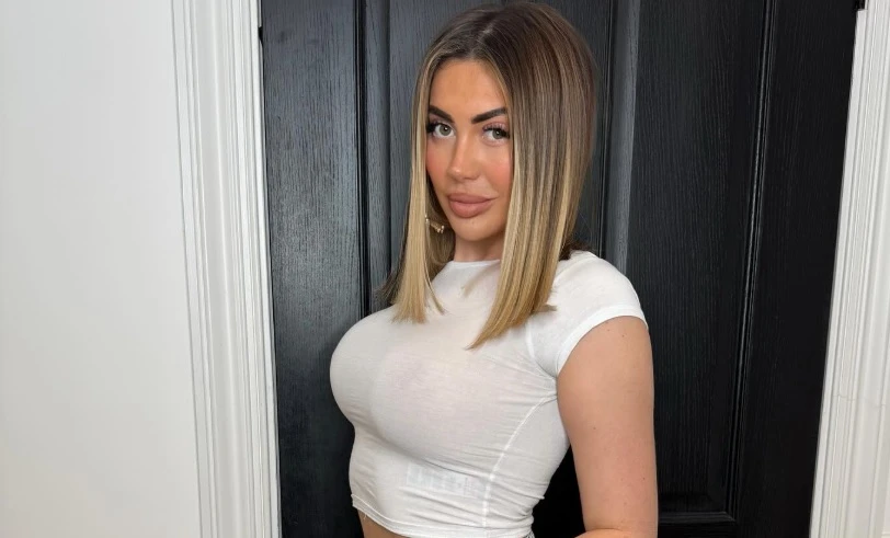 Популярна тв звезда показа целулит по бански СНИМКИ 18+