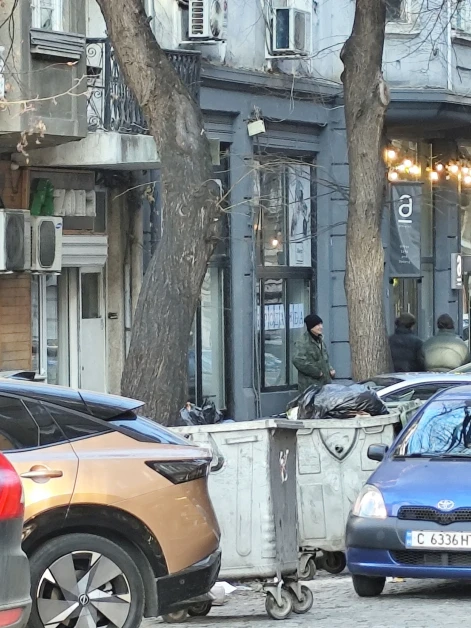Само в България: Бивш счетоводител се научи да оцелява без пари, само на добрина и скромност
