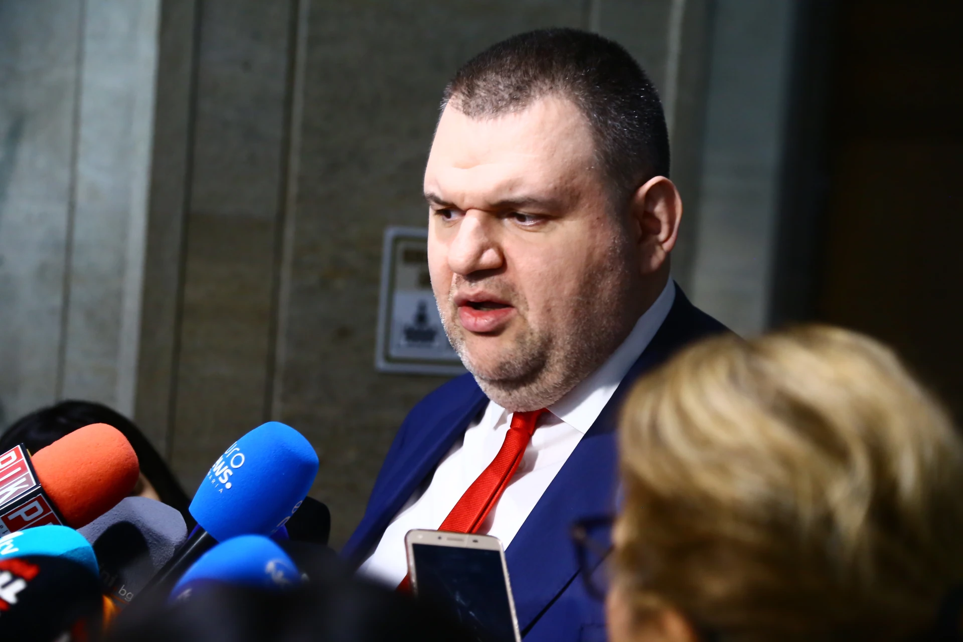 Пеевски: Кирил Петков е дрогиран в момента, да иде в комуна, може да има много лош край БЛИЦ Live