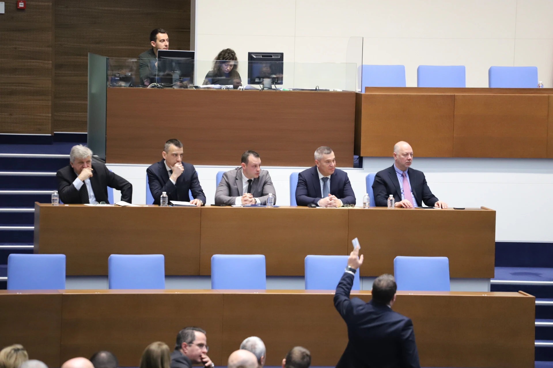 Първи вот на недоверие за правителството - ще има ли изненади? 