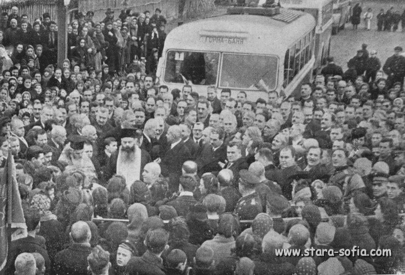 Спомени от соца: Първият тролей тръгва точно преди  84 години СНИМКИ
