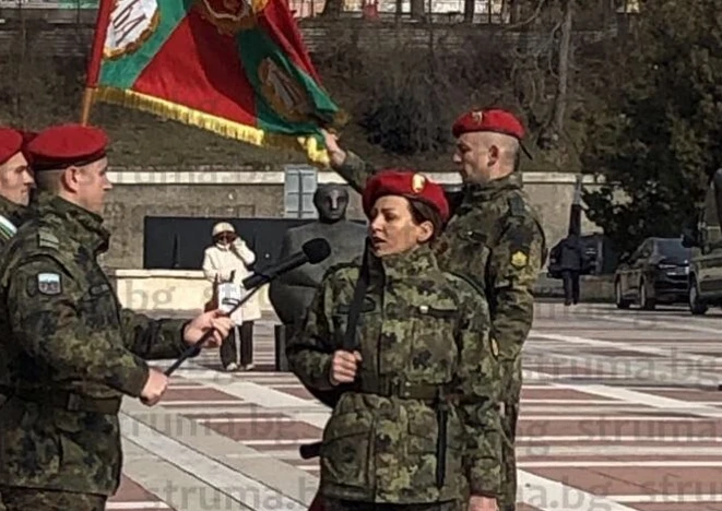 Щерката на известен кръчмар в Пиринско влезе в армията