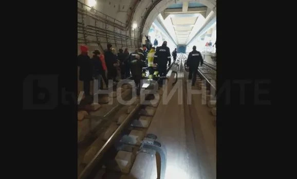 Брутални СНИМКИ от ужаса в софийското метро