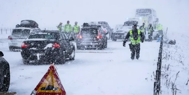 Апокалипсис удари Швеция, стотици са в болница ВИДЕО