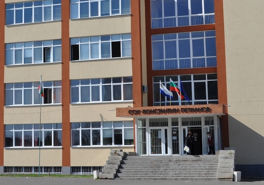 Извънредно затварят 2 училища в Бургас