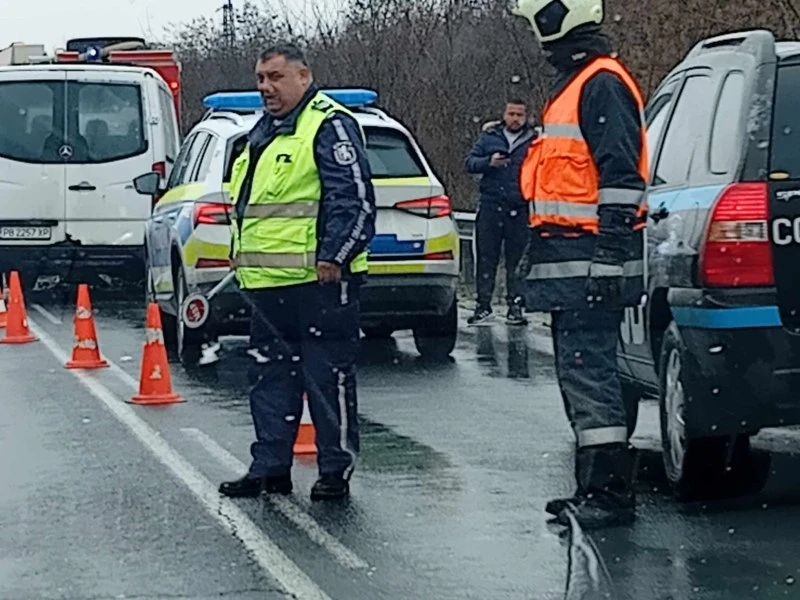 Извънредно: Меле в Пловдивско - мъж загина, а жена е между живота и смъртта