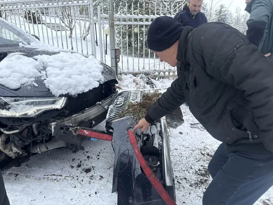 Наш град се превърна в леден кошмар, кметът побесня и... ВИДЕО