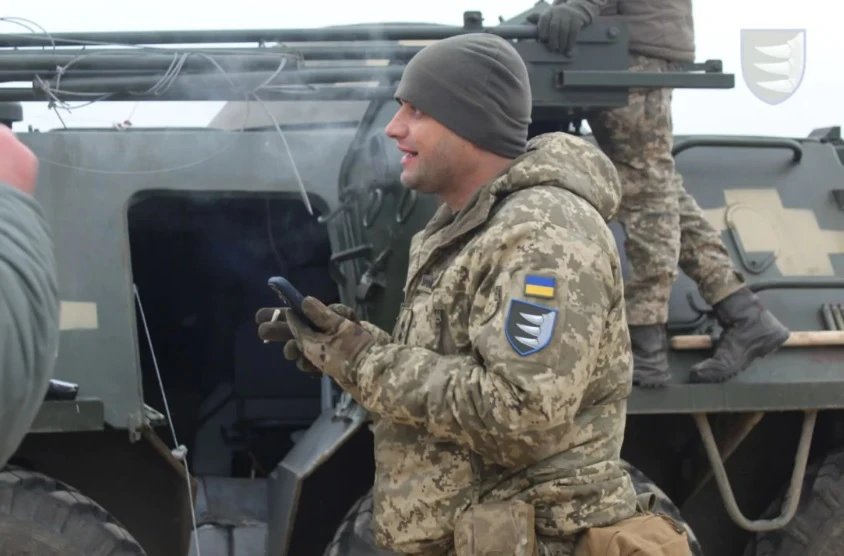 Украинска бригада използва модернизирани български БТР-60Д СНИМКИ