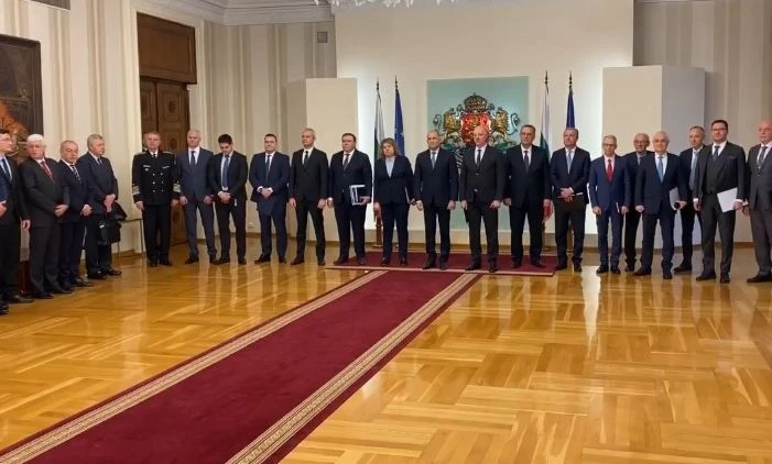 Започна КСНС при Радев - всички важни хора са на "Дондуков" 2 ВИДЕО