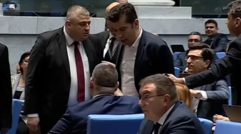 Бомба в БЛИЦ! Цветанка Андреева разкри кога пада кабинетът "Желязков" и каква ключова роля играе Пеевски в НС 
