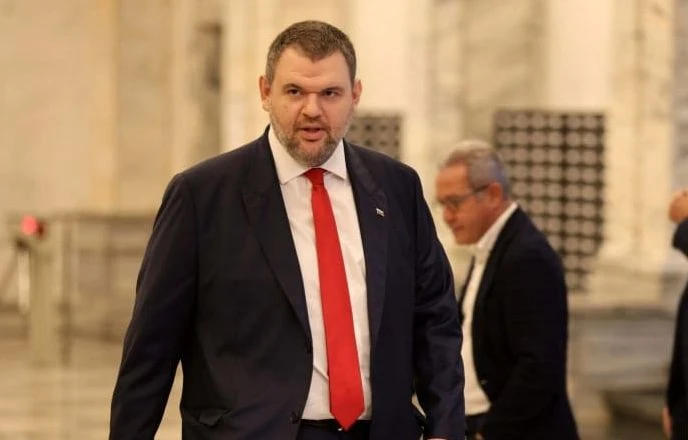 Пеевски: Правителството иска да ореже пенсиите! Няма да допуснем това!
