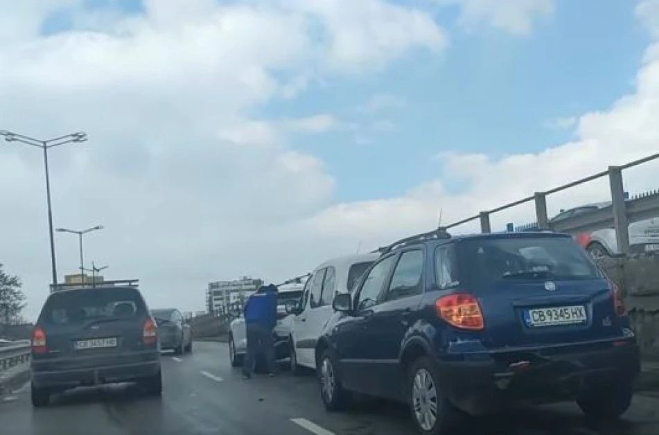 Тежка верижна катастрофа в София ВИДЕО