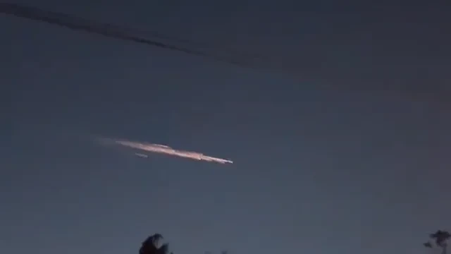 Мистериозни светлини в небето предизвикаха тревога в цяла Германия ВИДЕО