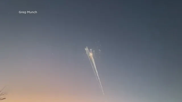 Мистериозни светлини в небето предизвикаха тревога в цяла Германия ВИДЕО