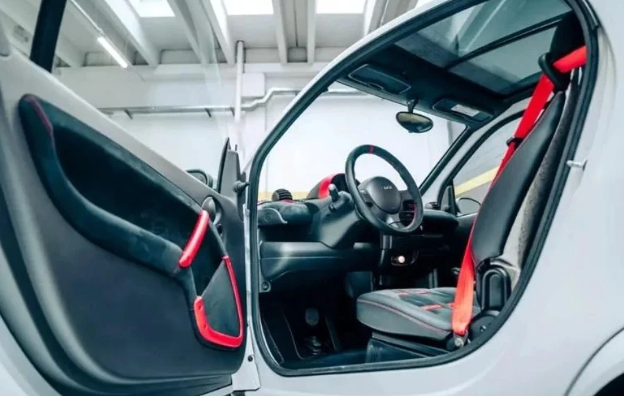 Представиха нов Smart ForTwo, който може да се кара и без книжка ВИДЕО