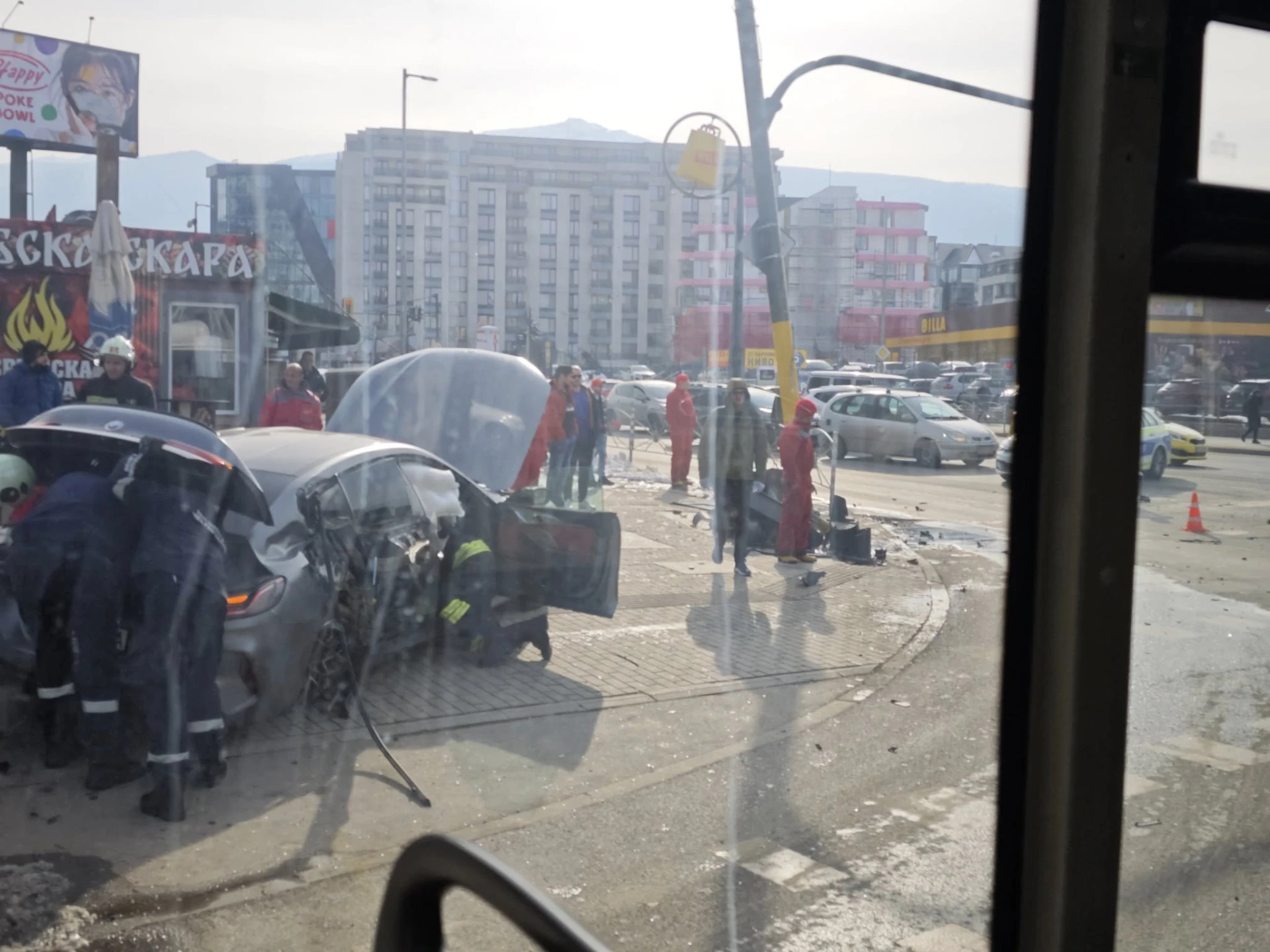 Зрелищни СНИМКИ: Нов ад на метри от лобното място на Милен Цветков 
