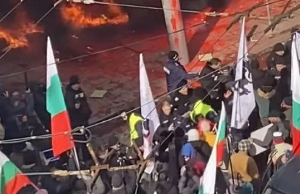 МВР с ключов ход заради вандалщината пред ЕК в София