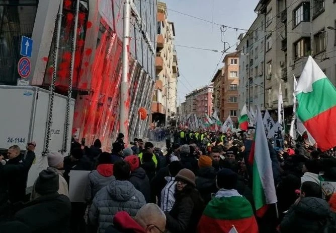 Нови разкрития за кървавия протест на "Възраждане" и как сами се наиграха с него, а парите....