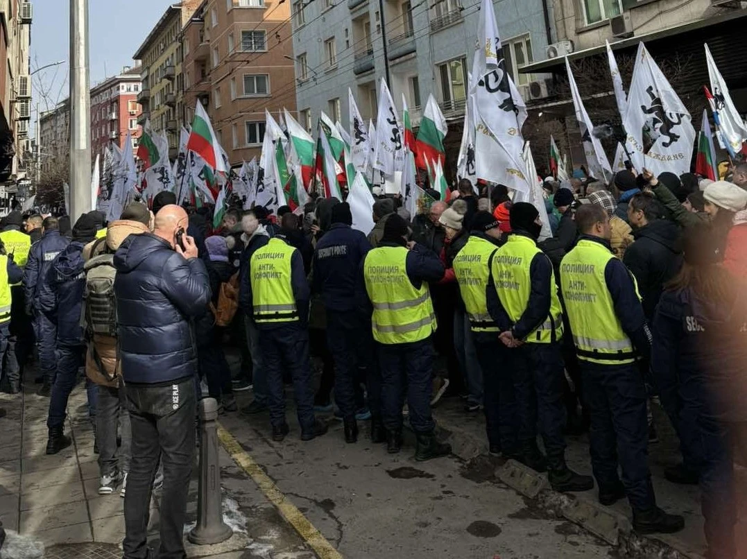 Извънредна новина за задържаните от протеста, единият от тях е...