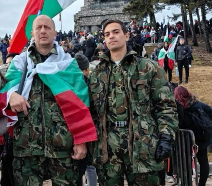Депутатско синче търка нара след вандалските изцепки на "Възраждане" СНИМКИ 