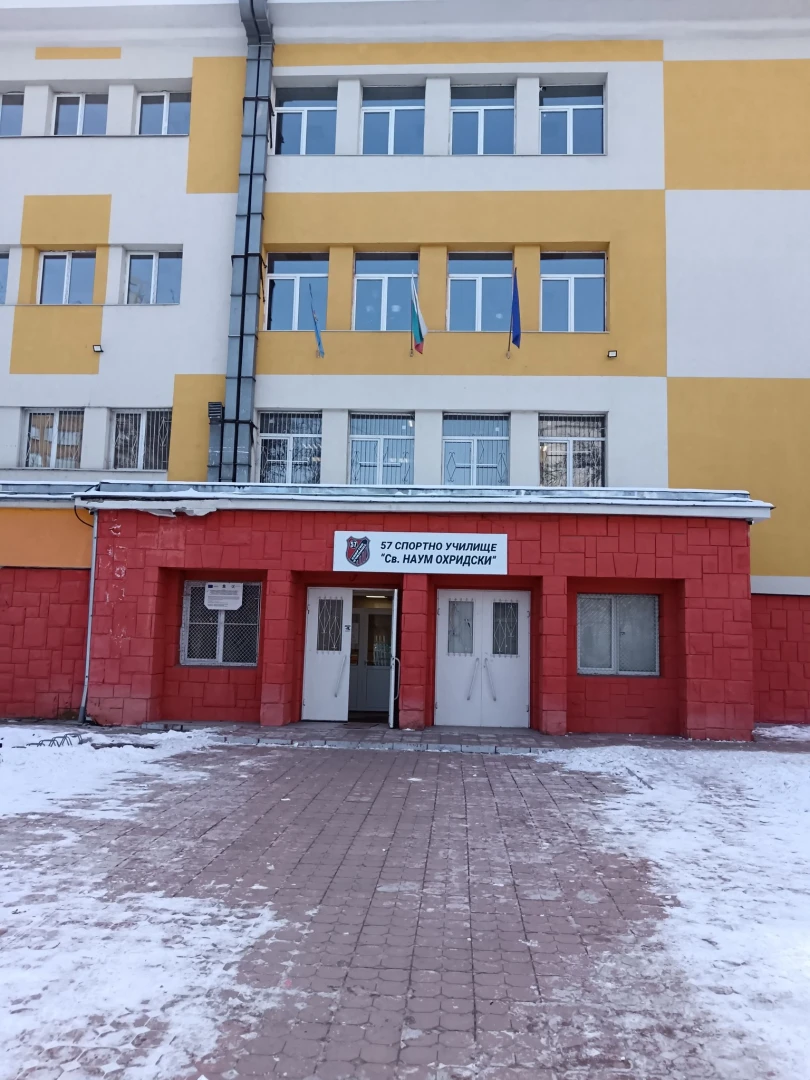 Млади спортисти участваха в дискусия за безопасността на пътя