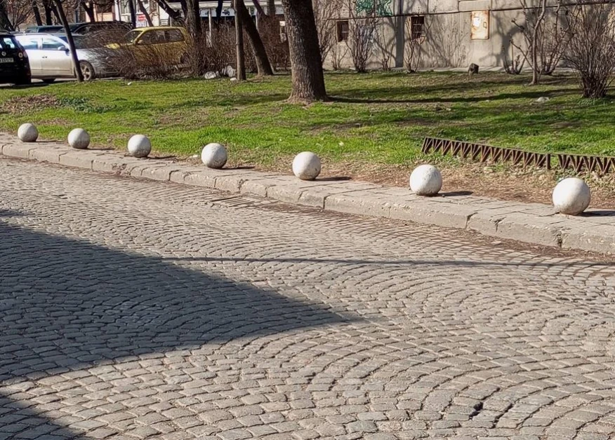 Ноу-хау: За тези паркинг колчета в Пловдив ще завижда цяла Европа