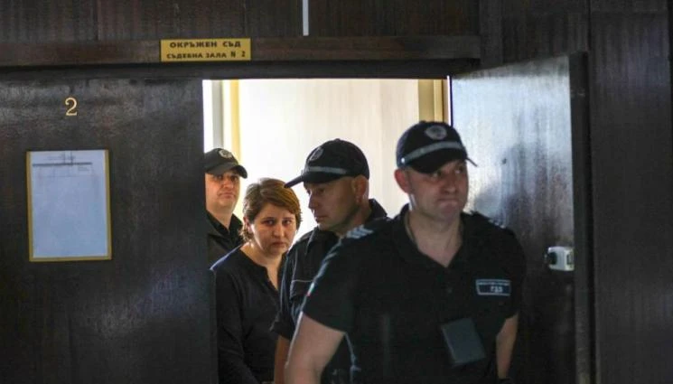 Сагата с Кристина, заклала двете си деца в Сандански, няма край СНИМКИ