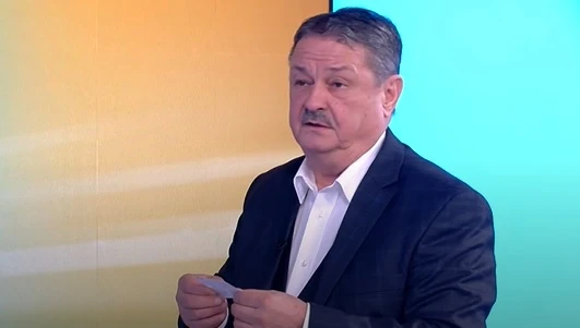 С пищов и капризна жена, проф. Рачев никога не бе правил подобна прогноза КАРТИ