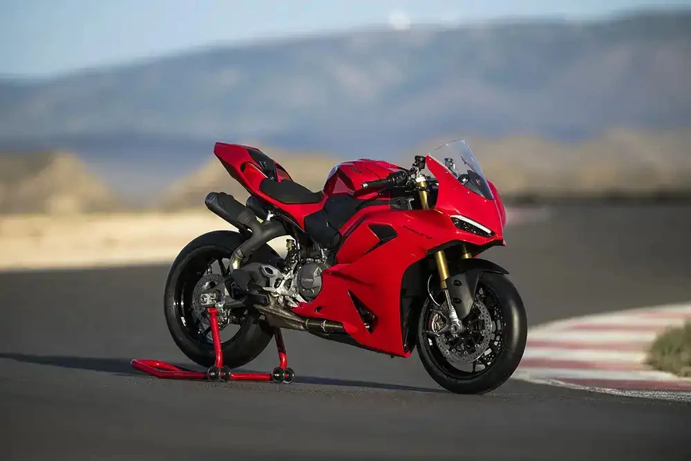 Любителите на моторите откачиха: Четири премиери на Ducati в София, ето къде 