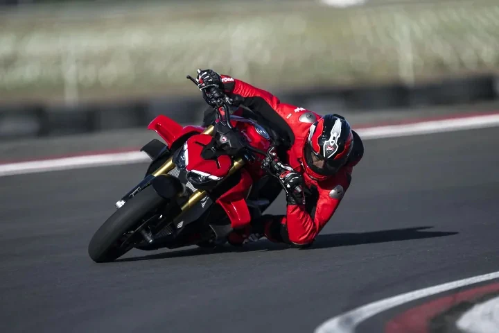 Любителите на моторите откачиха: Четири премиери на Ducati в София, ето къде 