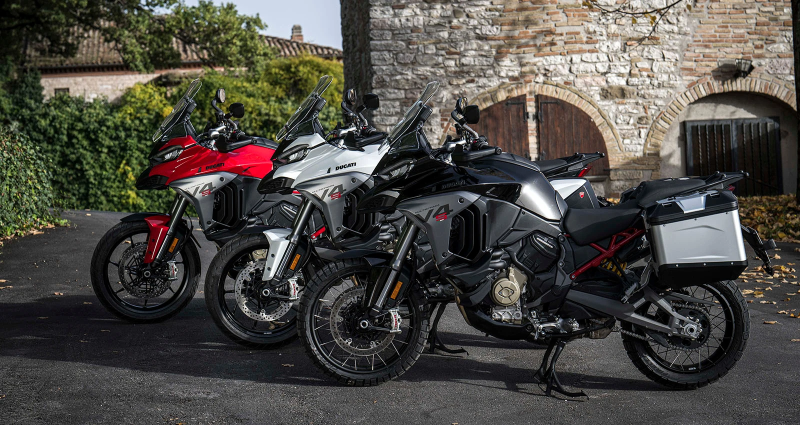 Любителите на моторите откачиха: Четири премиери на Ducati в София, ето къде 