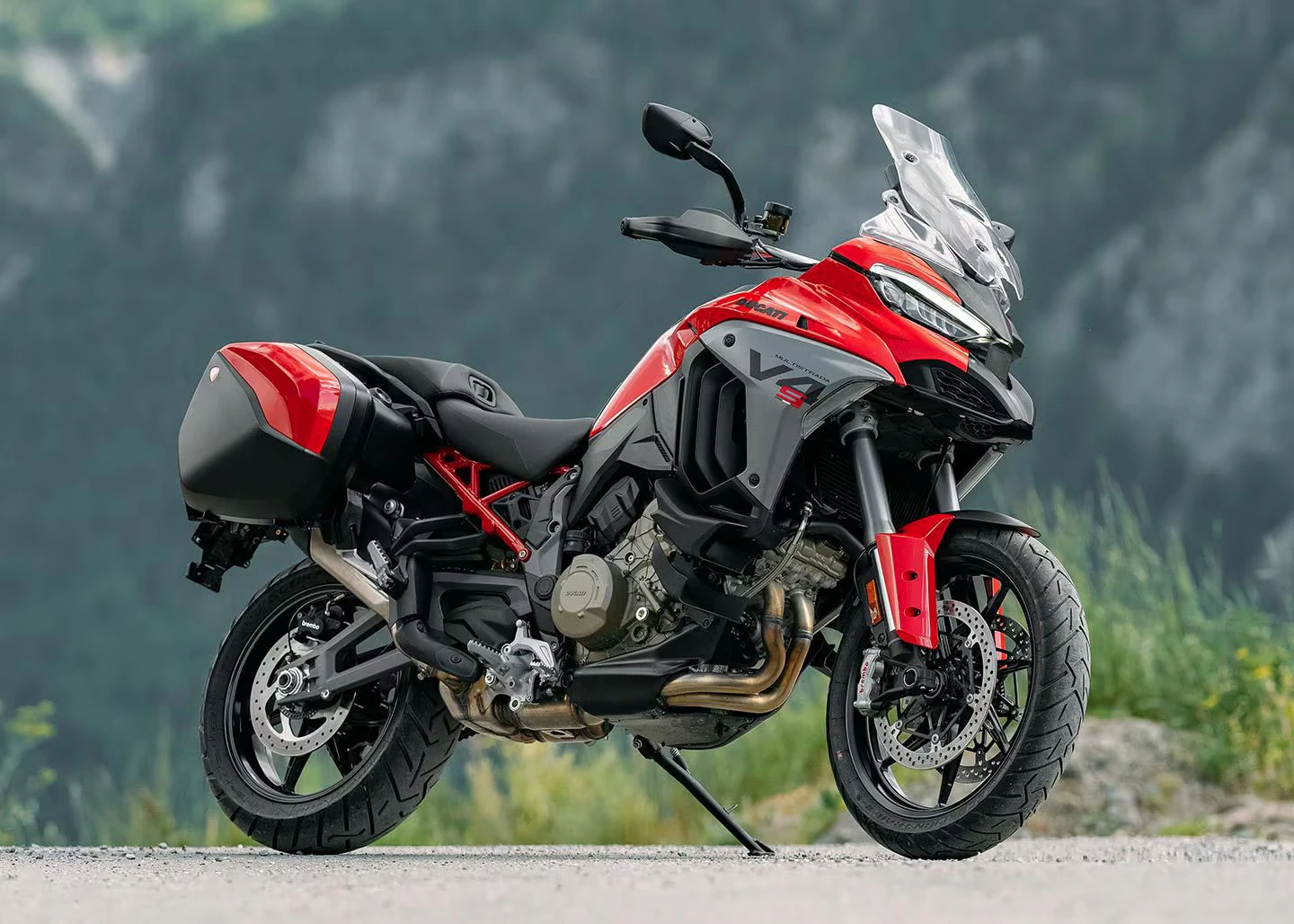 Любителите на моторите откачиха: Четири премиери на Ducati в София, ето къде 