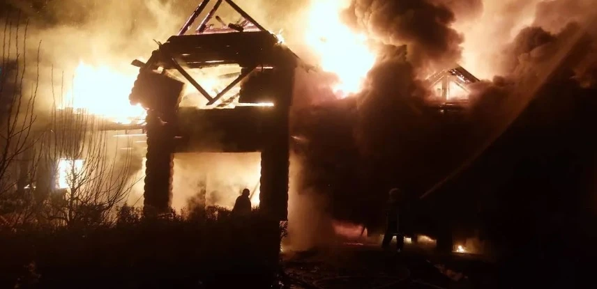 Взривове и пожари: Русия и Украйна с масирани среднощни атаки! ВИДЕО