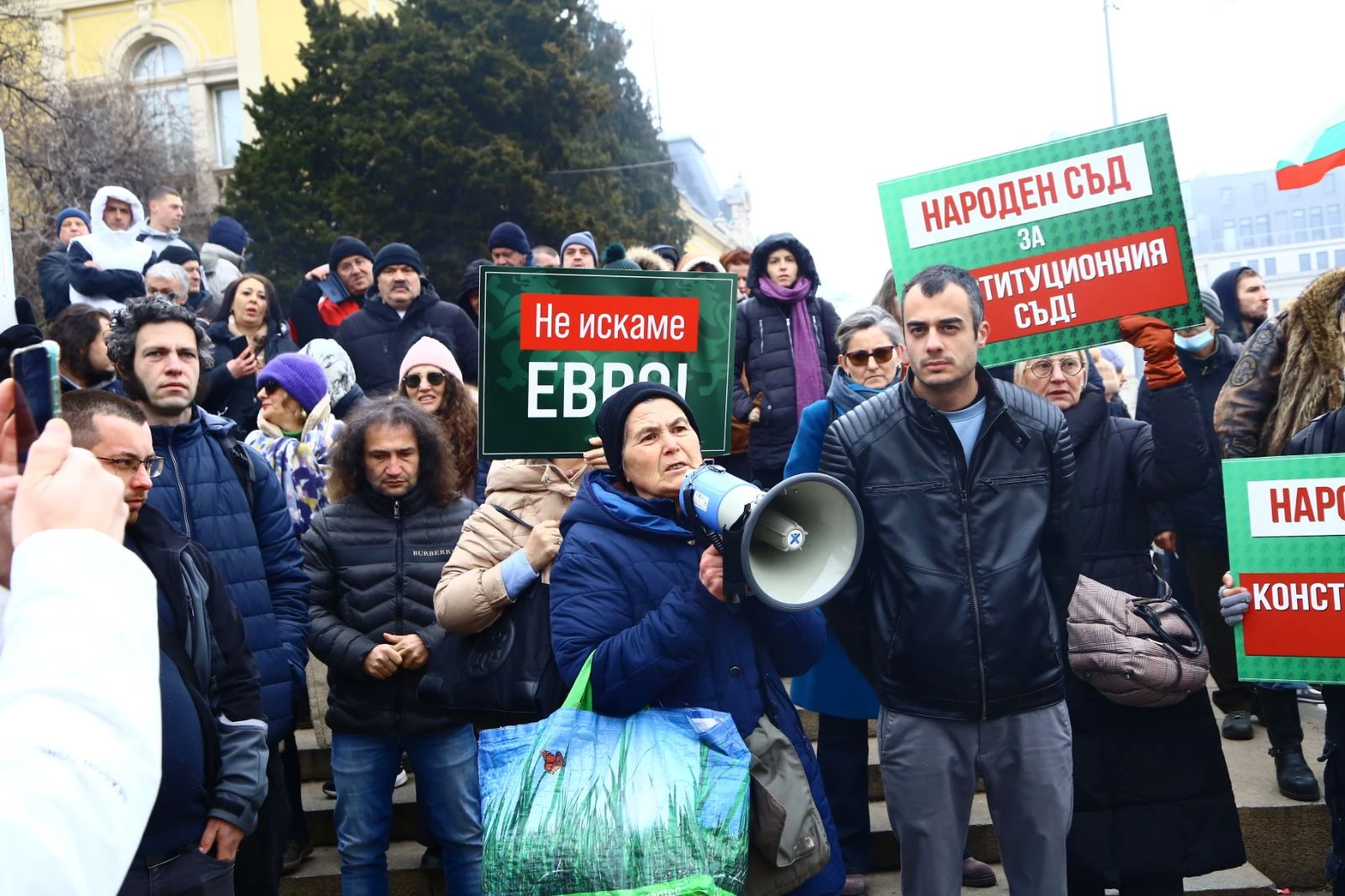 Свиреп скандал в НС! "Възраждане" и Киселова се хванаха за гушите, залата се изпразни, заради... БЛИЦ Live