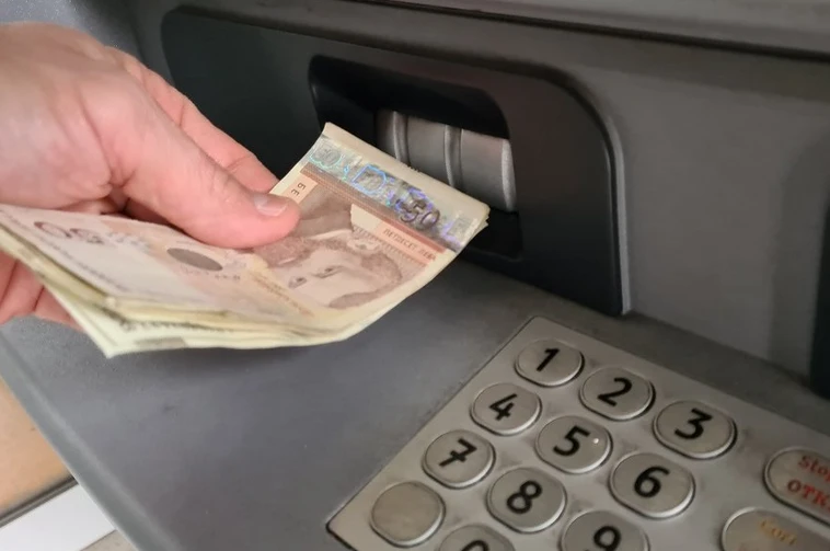 Чудна история за наш полицай и банкомат