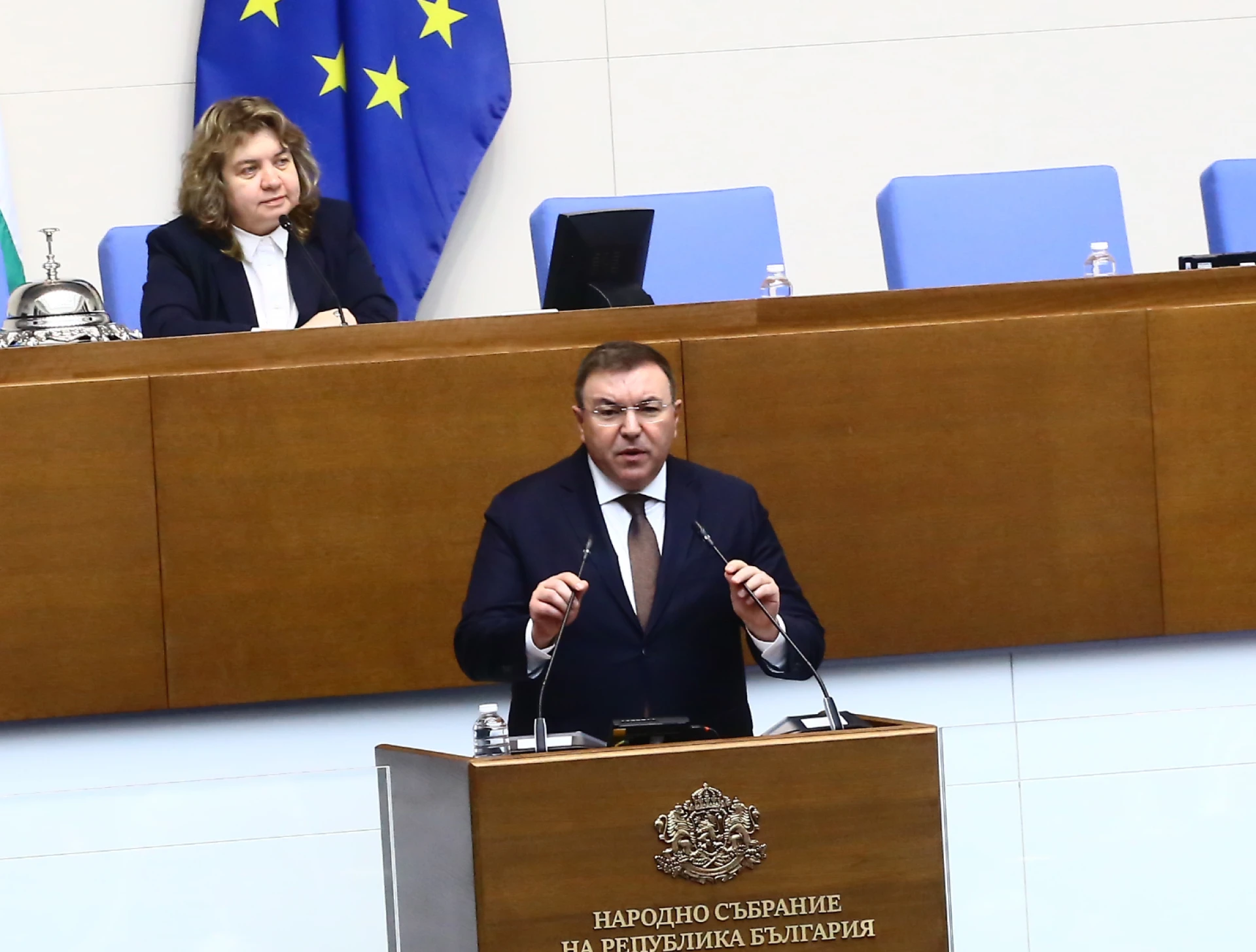 Костадин Ангелов за корупционните скандали на Петков и Василев: По-големи мошеници от вас няма и няма да има