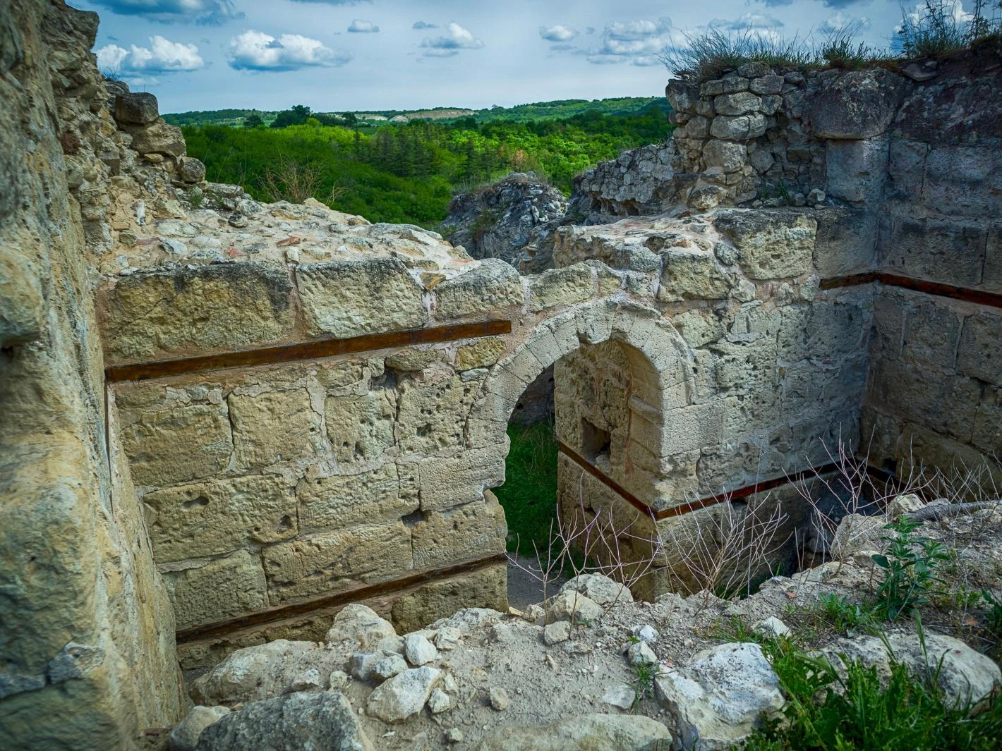 Българските крепости, които крият дълбоки тайни 