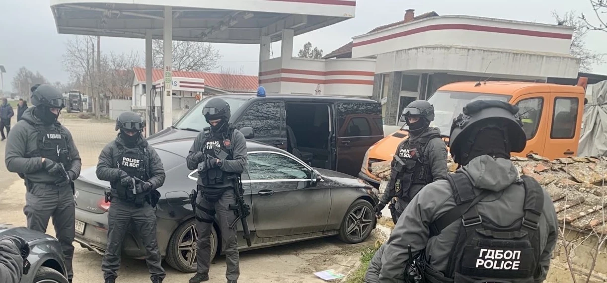 Ето как спецченгета с автомати натръшкаха свирепата банда с чужденци, вгорчила живота на родни бизнесмени СНИМКИ 