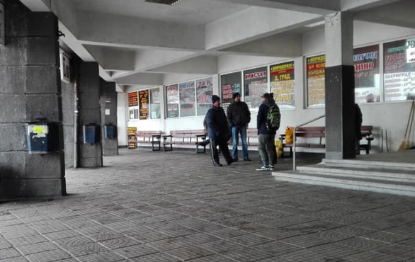 Мъката на гурбетчията: На тръгване пиян просяк ни заплашва, в Германия ни скъсаха от...