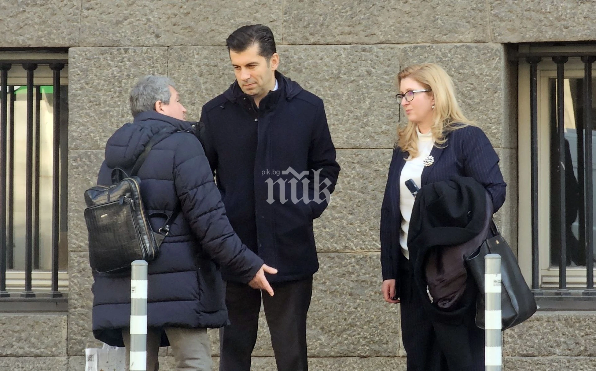 Петков и Тошко Йорданов се засякоха край парламента, последвалото смая всички СНИМКИ 