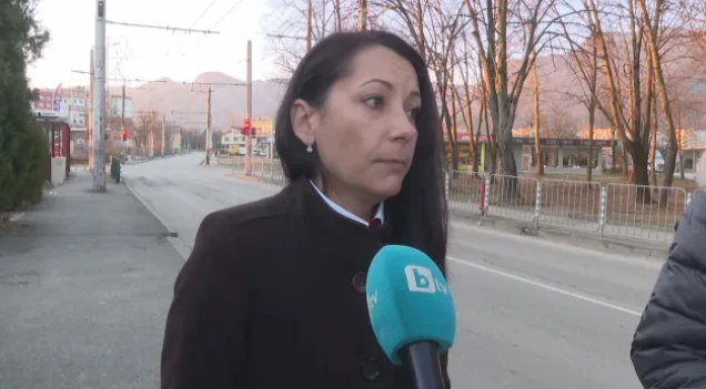 Недопустимо: Деца във Враца замерят автомобили с камъни 