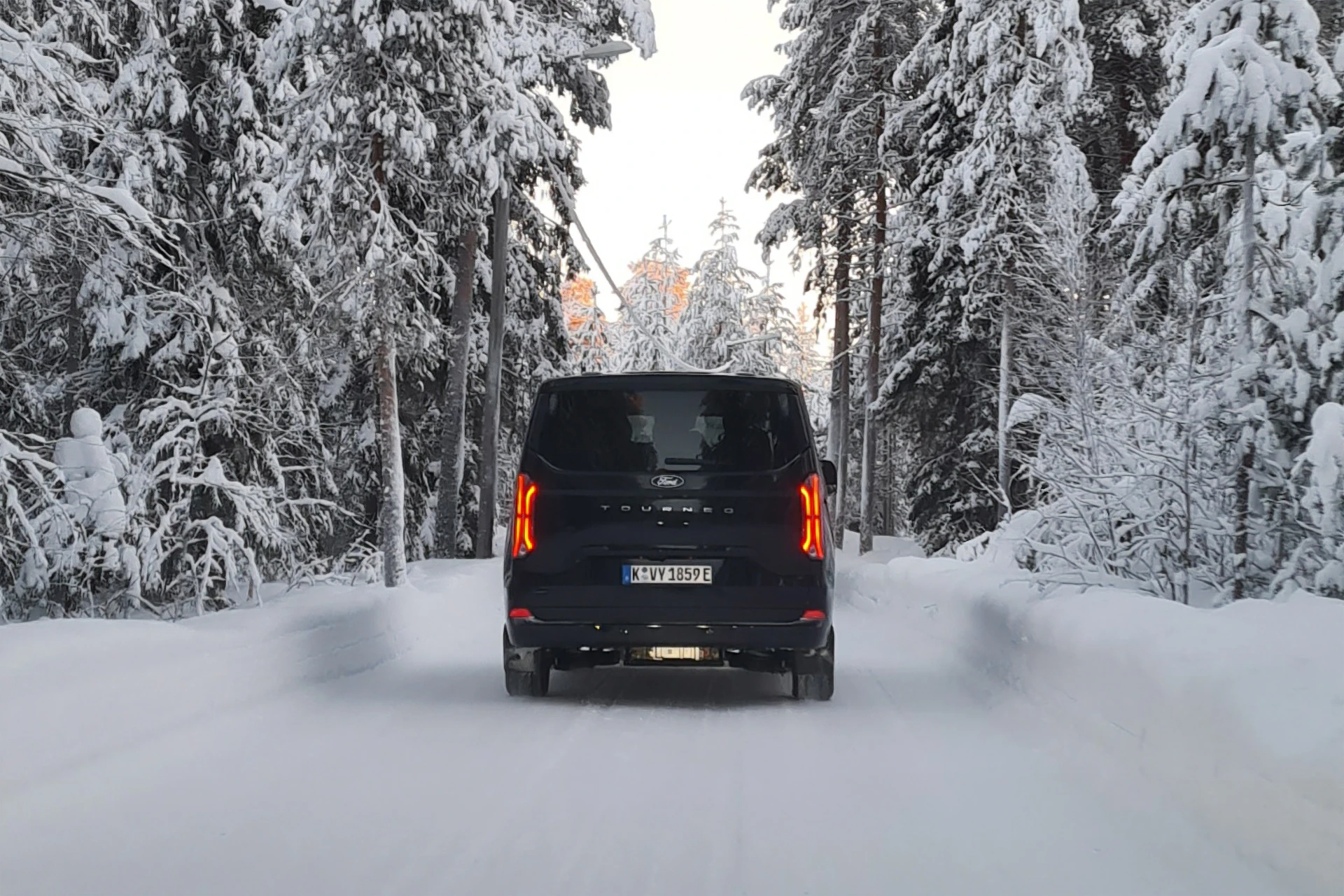 Иновативна технология на Ford Pro позволява на електрическите автомобили да увеличат пробега си в студено време