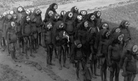 Голите и жестоки ритуали на тайните общества Поро и Санде 