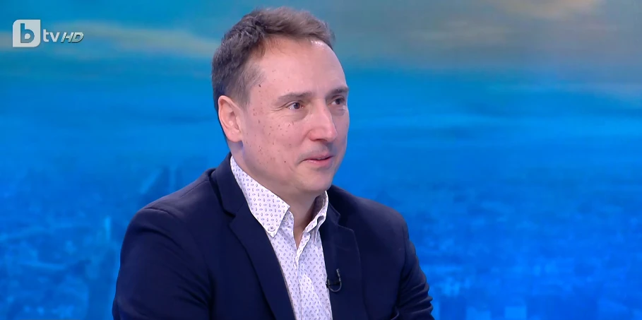 Инфарктно проучване: Пеевски с все по-висок рейтинг, Радев - надолу, а ГЕРБ и "Възраждане"... СНИМКИ