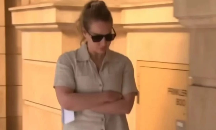 Моделка влиза в затвора заради секс с тийнейджър СНИМКИ 18+