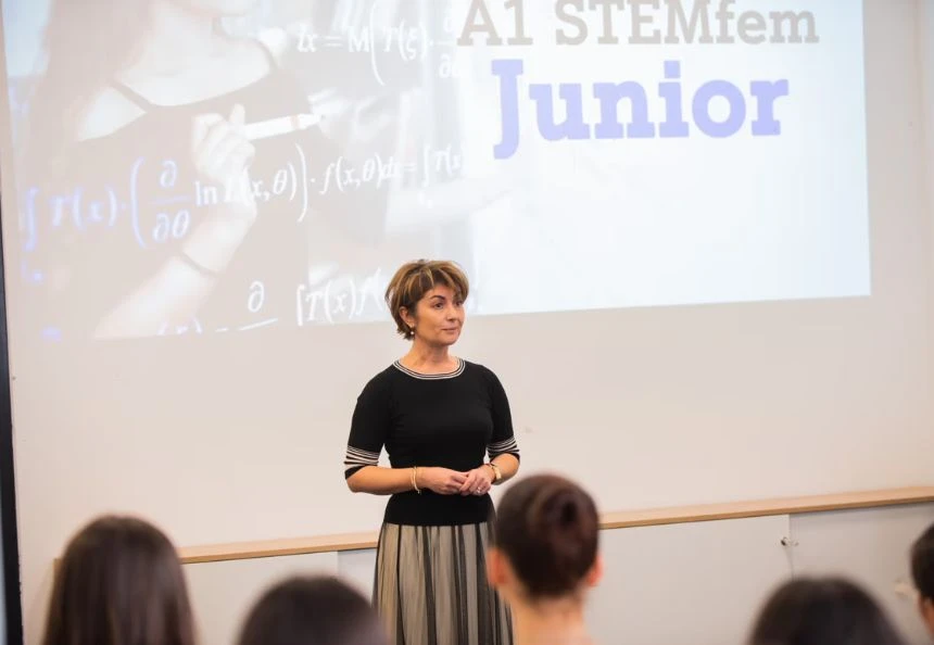 Второто издание на менторската програма А1 STEMfem Junior стартира с 45 млади таланти и разширен обхват